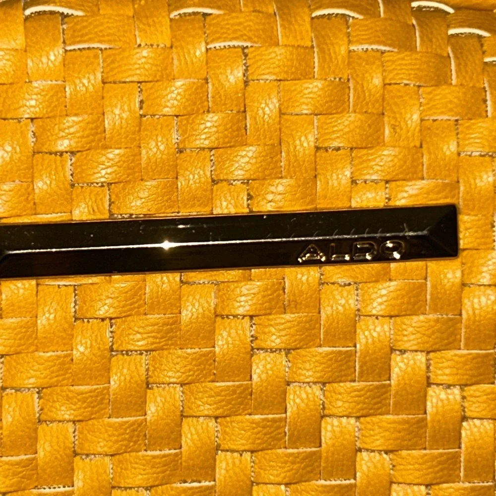 NWOT Aldo mustard yellow mini belt bag - Picture 3 of 6